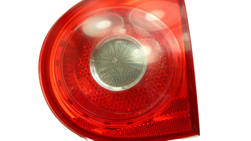 1K6945094E 2006-2009 Volkswagen Rabbit Passenger RR Tail Light Assembly Used 1K6945094E OEM