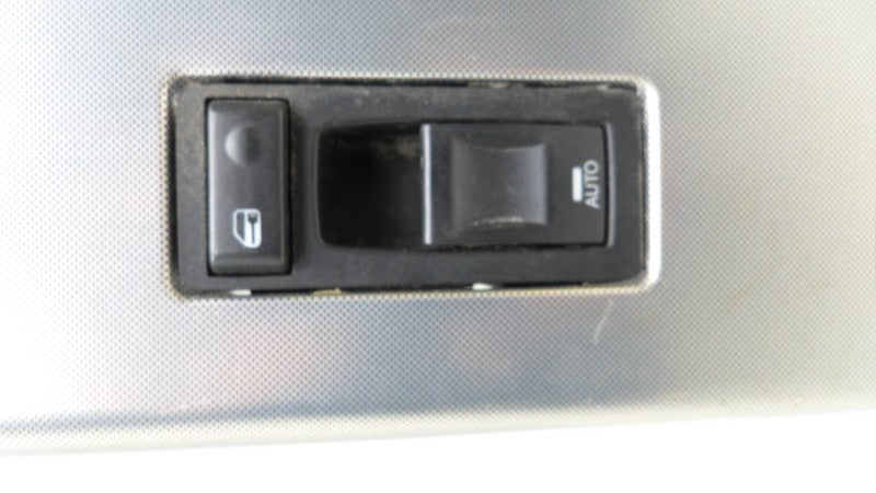 X35008403TJ 2006-2010 Jeep Grand Cherokee FR Door Window Switch Used X35008403TJ OEM
