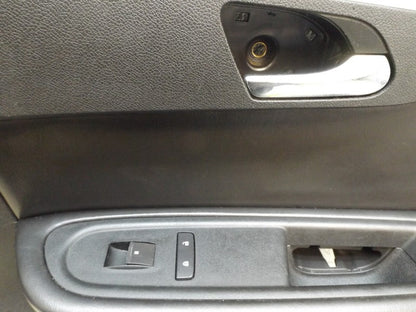 20934728 2009-2012 Chevrolet Traverse Front Right Door Trim Panel 20934728 OEM USED