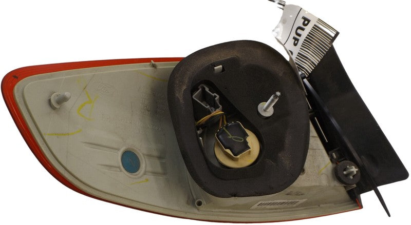 D2BZ13404B 2011-2019 Ford Fiesta Passenger Rear RR Tail Light Used OEM B2BB13404