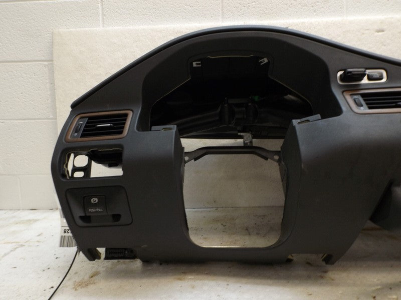 39891814 2010-2016 Volvo XC70 Dashboard Panel Assembly Used OEM 39891814