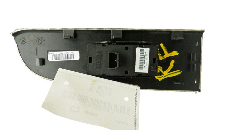 X35008403TJ 2006-2010 Jeep Grand Cherokee FR Door Window Switch Used X35008403TJ OEM