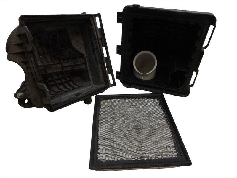4809877AC 2008-2010 Chrysler Town &amp; Country Air Filter Housing Assembly Used 4809877AC