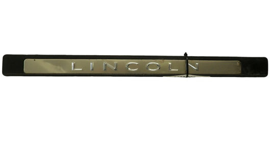 3W135413245BDW 2003-2011 Lincoln Town Car Passenger RL Door Sill Plate Used 3W1Z5413228BAB OEM