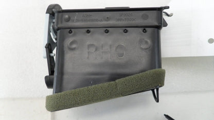5G1X54046B31A 2005-07 Ford Five Hundred Passenger FR Dashboard Air Vent Used 5G1X54046B31A OEM
