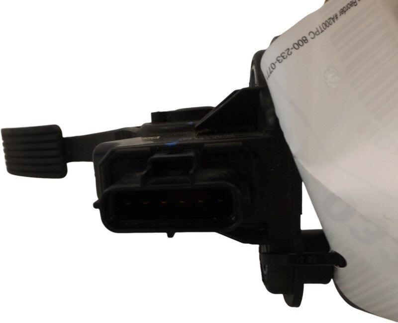 04891585AC 2009-2010 Dodge Journey Gas Throttle Pedal Used OEM 04891585AC