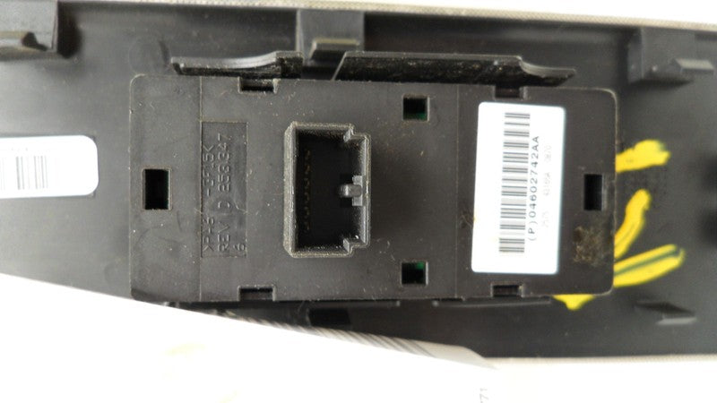X35008403TJ 2006-2010 Jeep Grand Cherokee FR Door Window Switch Used X35008403TJ OEM
