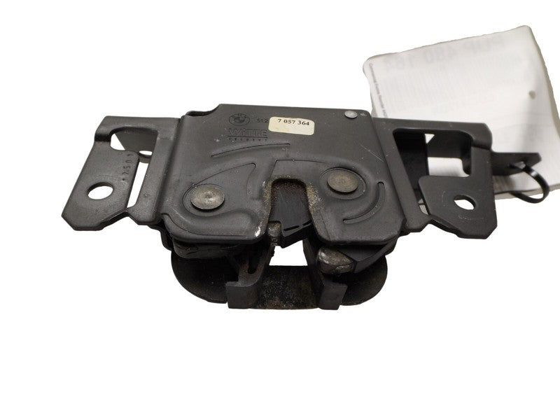 7057364 2002-2006 BMW 325xi Rear Trunk Hatch Lock Actuator Used OEM 7057364