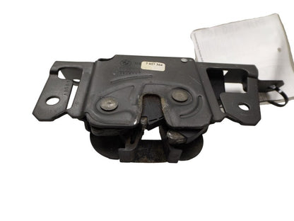 7057364 2002-2006 BMW 325xi Rear Trunk Hatch Lock Actuator Used OEM 7057364