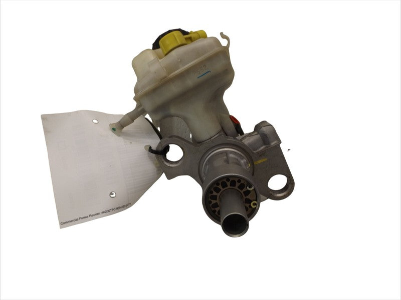 84073180 2012-2016 Chevrolet Cruze  / Verano Brake Master Cylinder 1.4L Used 84073180 OEM
