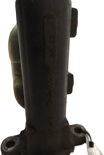 19209250 1999-2006 Chevrolet Silverado 1500 Brake Master Cylinder W/ Cylinder Used OEM