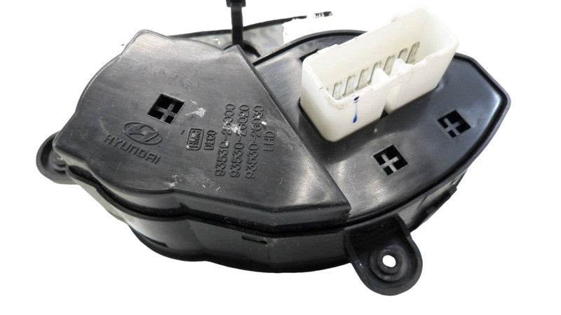 9353026000 2001-2006 Hyundai Santa Fe Driver Door Mirror Switch Used 9353026000 OEM