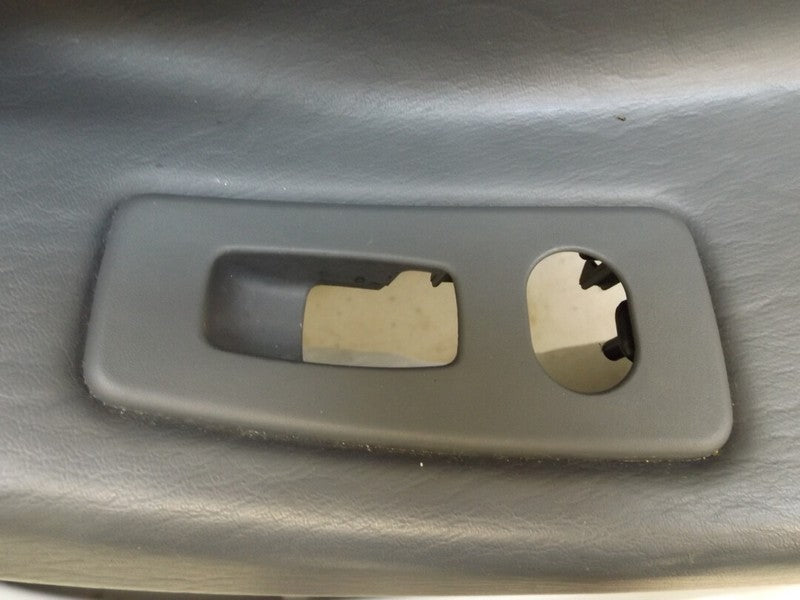 YP611DVAB 2004-2008 Chrysler Pacifica Passenger FR Interior Door Panel Used OEM 1CM741DAAD