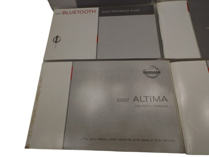 2007 Nissan Altima Owners Manual Set With Case Used OEM