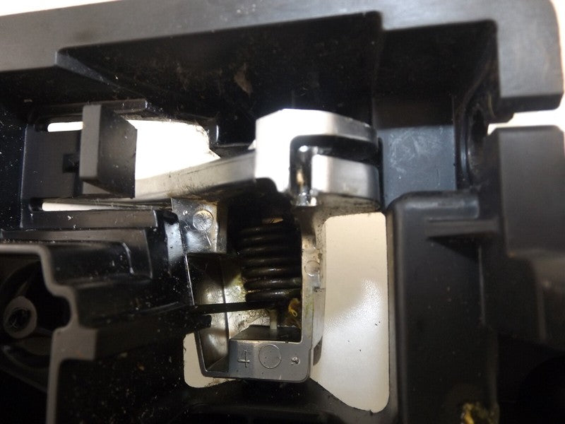 5F9Z7422601AA 2005-2007 Ford Freestyle Passenger FR Interior Door Handle Used OEM 5F9Z7422601A