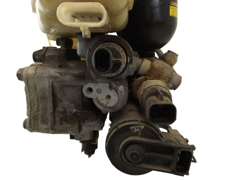 25533694 1986-1988 Oldsmobile 98 Brake Master Cylinder 3.8L Used 25533694 OEM