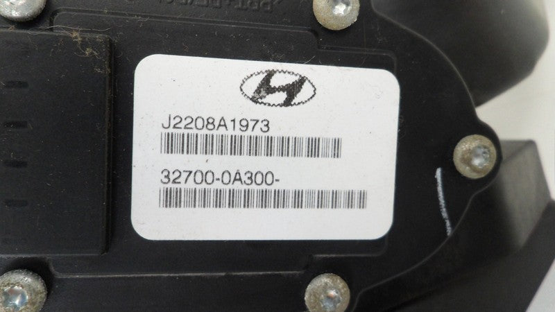327000A300 2009-2010 Hyundai Sonata Accelerator Pedal Used 327000A300 OEM