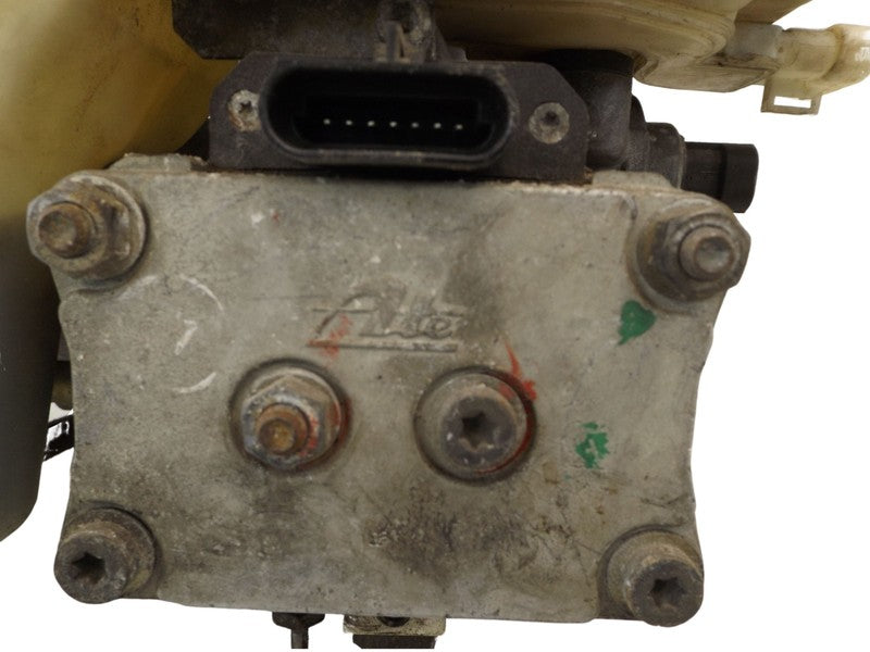 25533694 1986-1988 Oldsmobile 98 Brake Master Cylinder 3.8L Used 25533694 OEM
