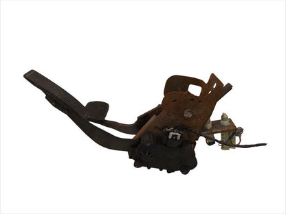 15916375 2005-2010 Chevrolet Cobalt Accelerator and Brake Pedal Assembly Used 15916375 