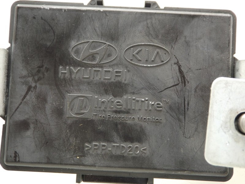 958003L600 2007-2012 Kia Rondo Trailer Tire Pressure Monitoring Module Used OEM 958003L600