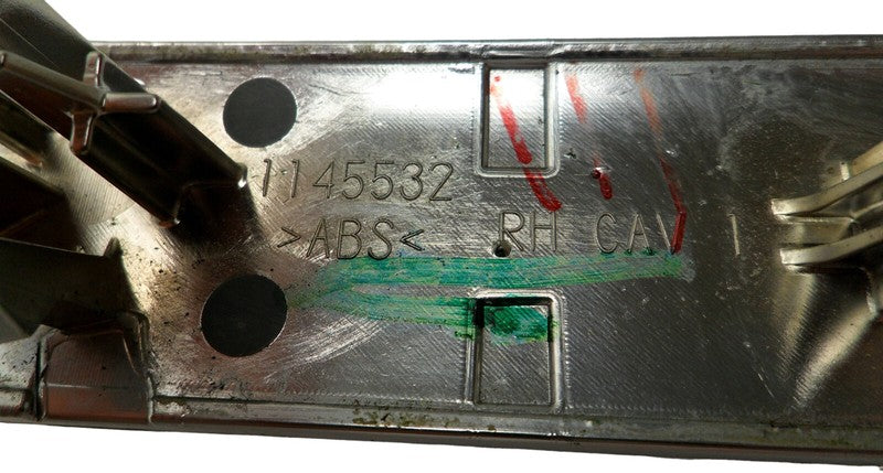 10343983 2004-2008 Pontiac Grand Prix Passenger FR Interior Door Pull Handle Trim Used