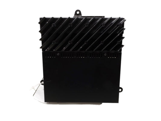 65128368230, 65136920996 2002-2006 BMW 325xi Radio Amplifier Module Used OEM 086496053