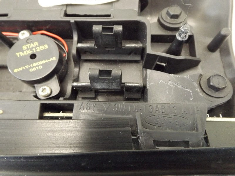 3W1X13A613AB 2003-2011 Lincoln Town Car Center High Mount Stop Light Used 5W1Z13A613BAC OEM
