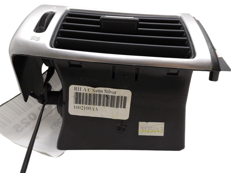 0XP02TRMAA 2004-2008 Chrysler Pacifica Dashboard Air Vent Used OEM 0XP02TRMAA