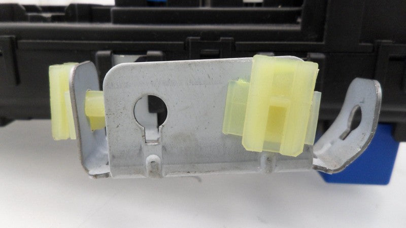 9118826105 2004 Hyundai Santa Fe Fuse Box 2.7L Used 9118826105 OEM