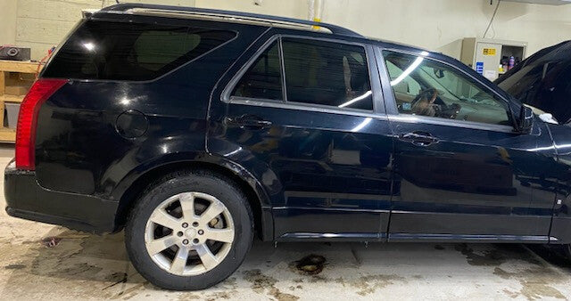 15932612 2004-2009 Cadillac SRX Driver FL Lower Door Hinge Used OEM 15932612