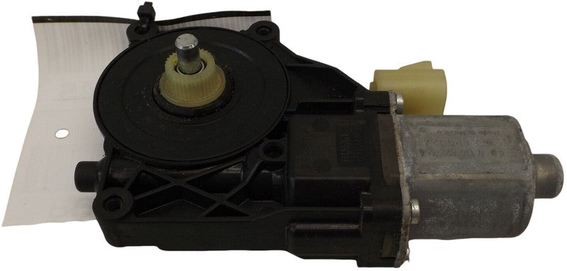 20838924 2010-2017 Chevrolet Equinox Passenger Front Right Window Motor Used 0130822464