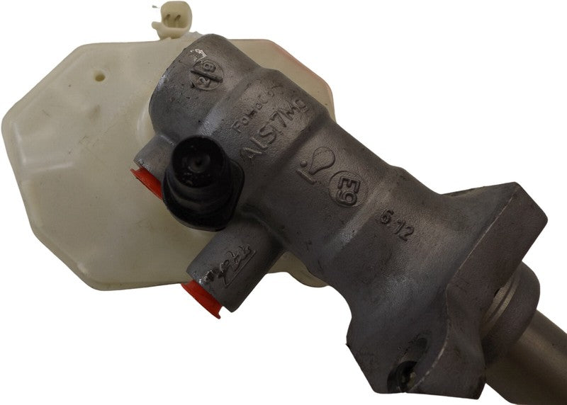 36002450 2010-2016 Volvo XC70 Brake Master Cylinder W/ Reservoir Used OEM 36002450