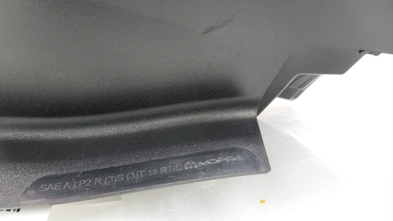 5182535AF 2011-2016 Chrysler Town &amp; Country FR Tail Light Assembly Used 5182535AF OEM