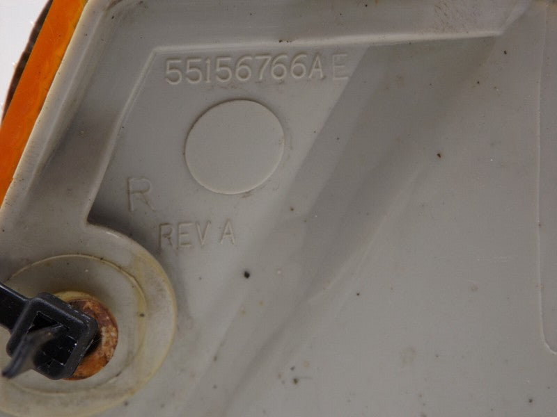5288895AC 2002-2007 Jeep Liberty Passenger Right Turn Signal Light Used OEM 55156766AE