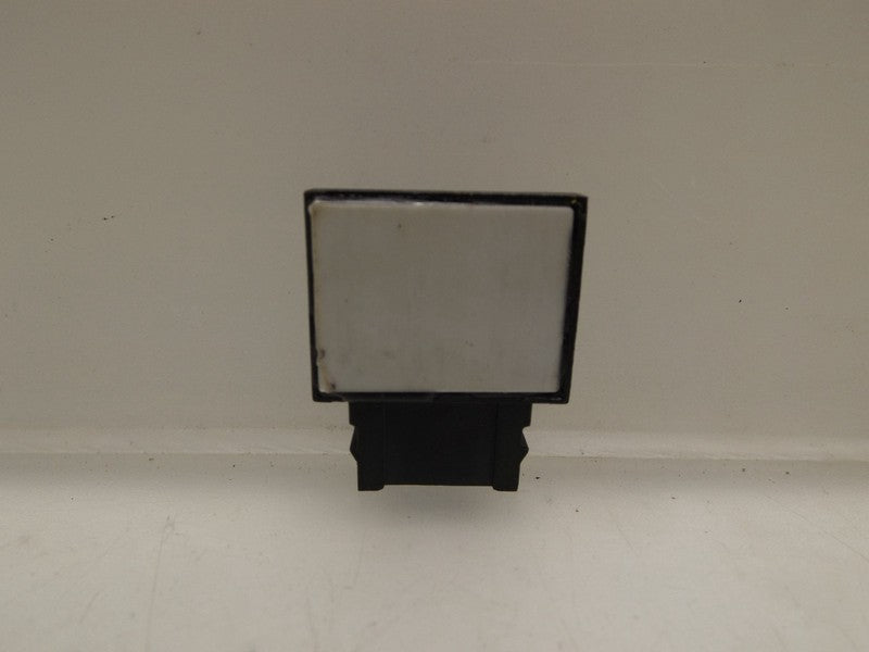 013231068 2012-2017 Buick Verano Front Rain Sensor Used 013231068 OEM