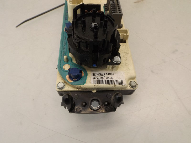 9351325 1998-2005 GMC Sonoma Climate Control Panel Used OEM 16250545