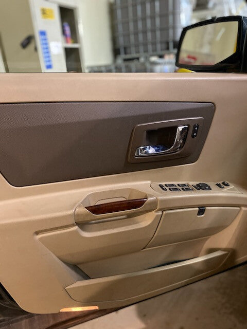 15932614 2004-2009 Cadillac SRX Passenger Rear RR Upper Door Hinge Used OEM