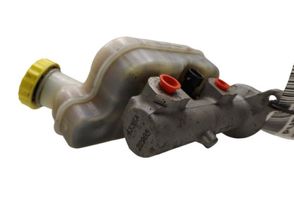 4877805AH 2004-2008 Chrysler Pacifica Brake Master Cylinder W/ Reservoir Used OEM