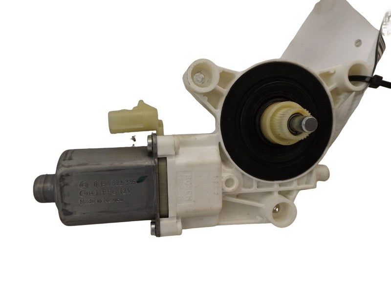 0130822335 2015-2018 Dodge Grand Caravan Driver Rear Left Window Motor Used 0130822335 OEM