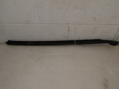 25762525 2004-2009 Cadillac SRX Passenger FR Windshield Molding Used OEM 15255463