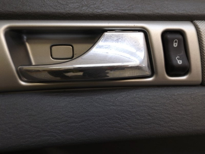 YP611DVAB 2004-2008 Chrysler Pacifica Passenger FR Interior Door Panel Used OEM 1CM741DAAD