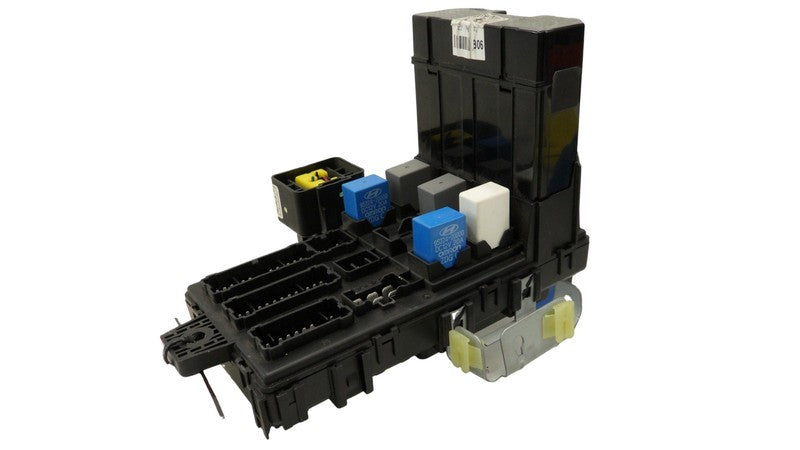 9118826105 2004 Hyundai Santa Fe Fuse Box 2.7L Used 9118826105 OEM