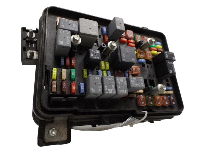 84080470 2010-2017 Chevrolet Equinox Fuse Relay Box W/O Cover Used OEM 20848337