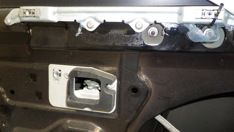 5W1Z5420124BA 2008-2010 Lincoln Town Car Passenger FR Door Shell Used 5W1Z5420124BA OEM
