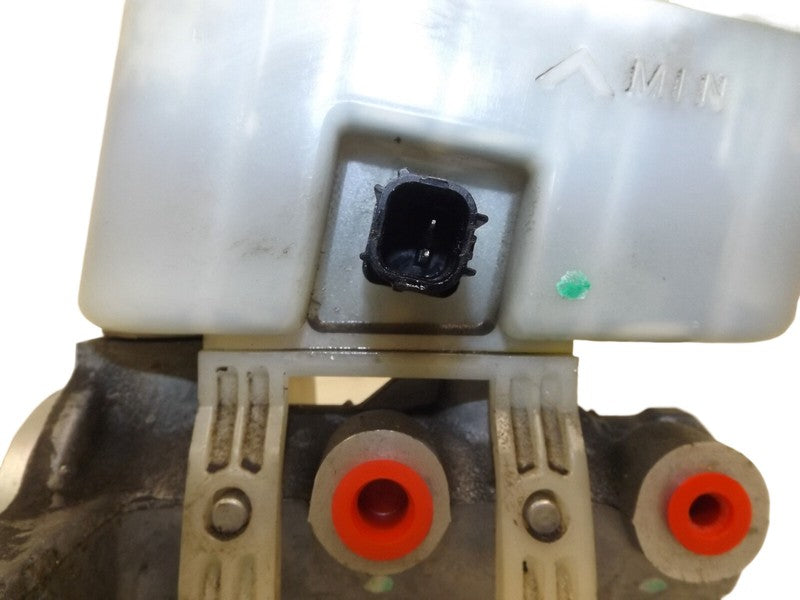 68004467AD 2008-2012 Jeep Liberty 3.7L Brake Master Cylinder W/ Reservoir Used OEM 202400