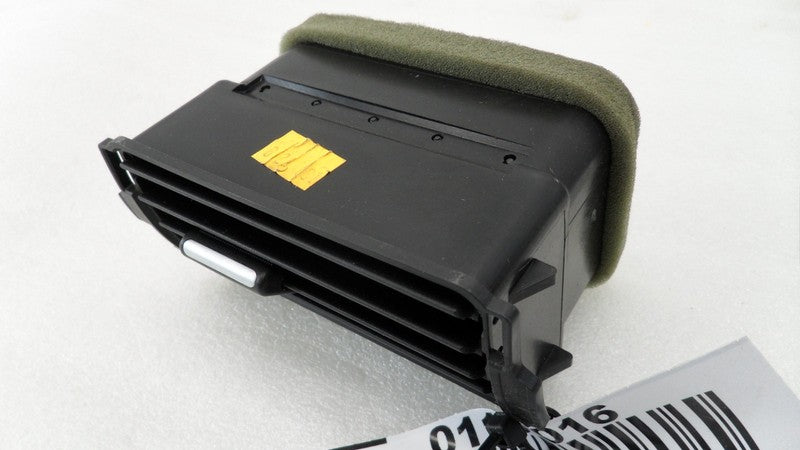 5G1X19C681A 2005-2007 Ford Five Hundred CR Dashboard Air Vent Used 5G1X19C681A OEM