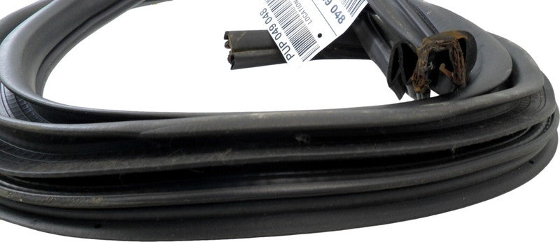 89039906 2004-2008 Pontiac Grand Prix Passenger Rear RR Door Seal Used OEM 89039906