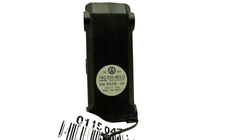 1K0035463D 2006-2009 Volkswagen Rabbit Passenger FR Radio Amplifier Used 1K0035463D OEM