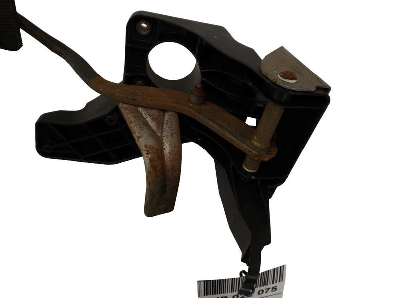 04683922A1 2004-2008 Chrysler Pacifica Brake Pedal Assembly Used OEM 04683922A1