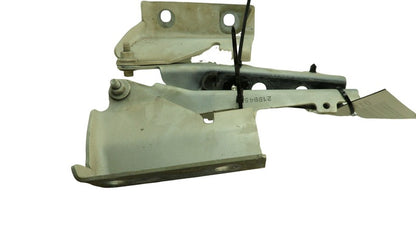15865962 2008-2012 Buick Enclave Left and Right Hood Hinge Set Used 15865962 OEM